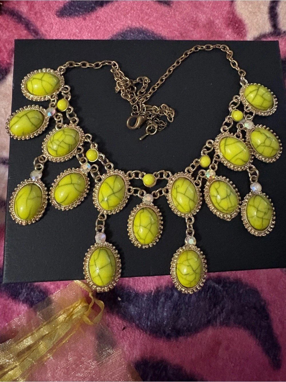 Green Statement Pendant Necklace Like New